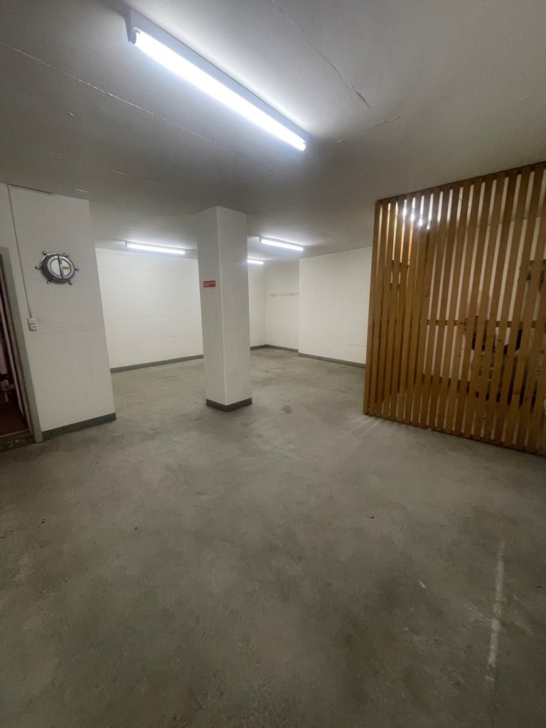 Deposito di 35m², foto 2 di 2