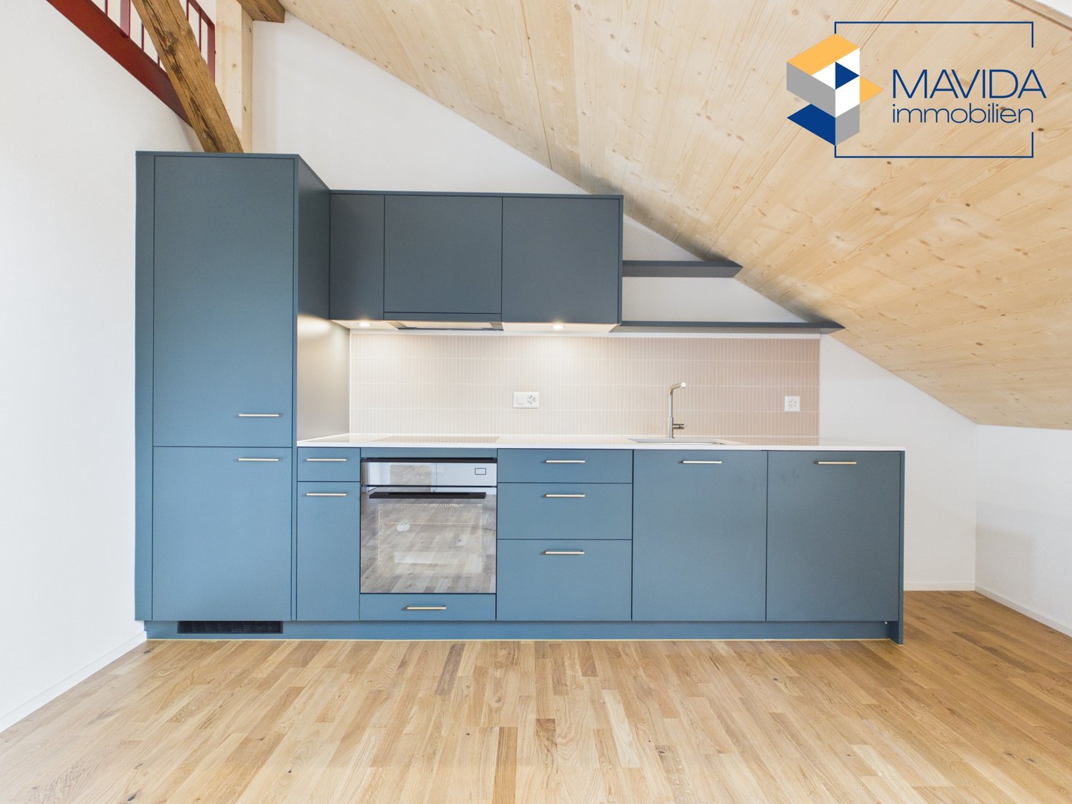 120m² studio