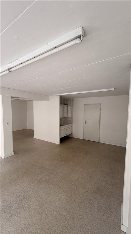 101m² commercial