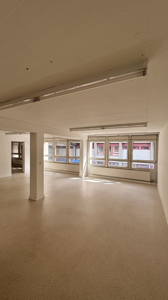 101m² commercial