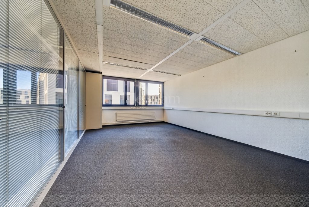 93m² Büro, Foto 3 von 6