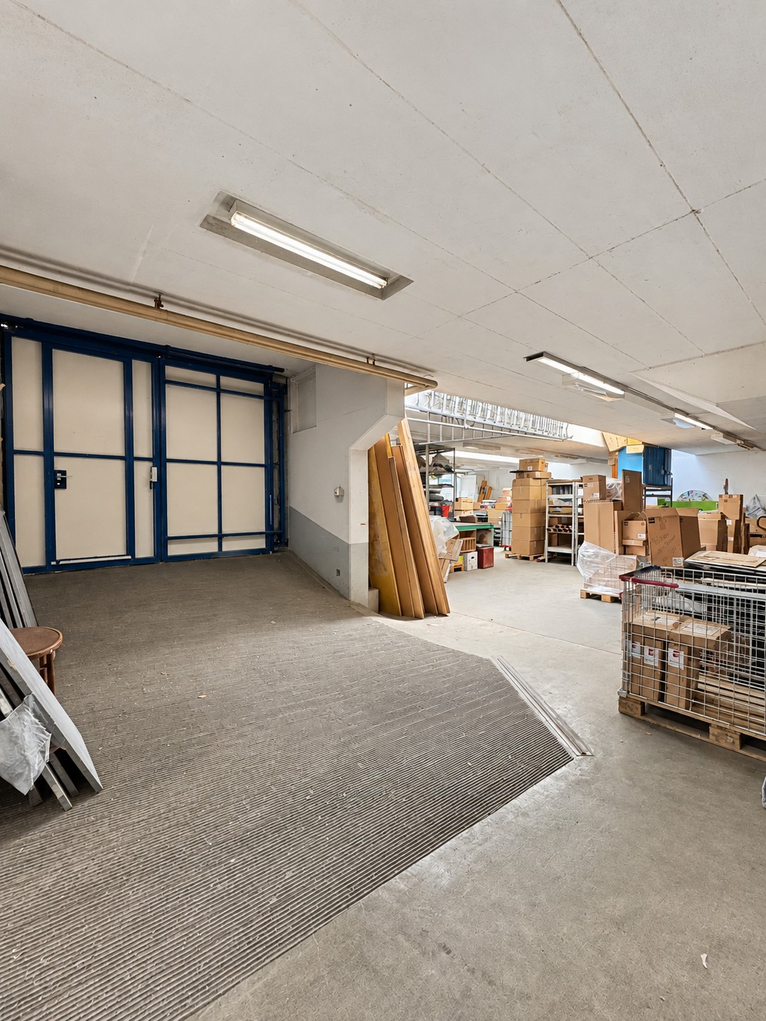914m² commercial, photo 3 sur 10