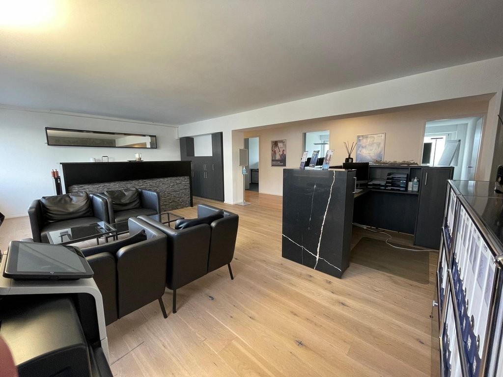 157m² office