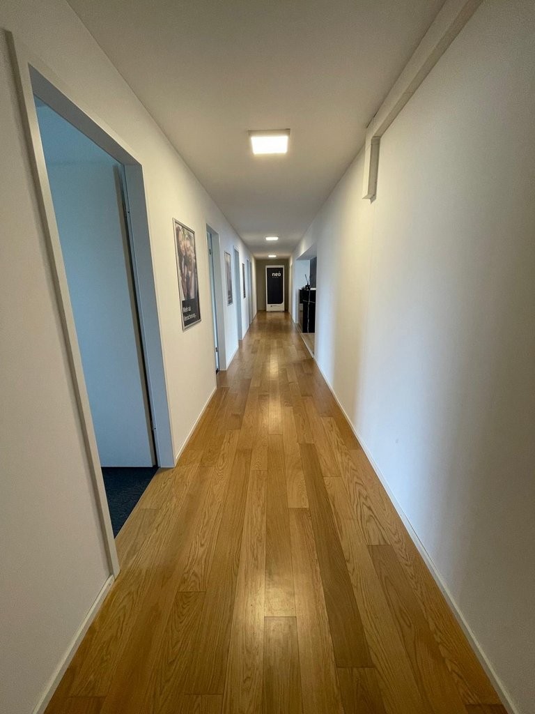 157m² office