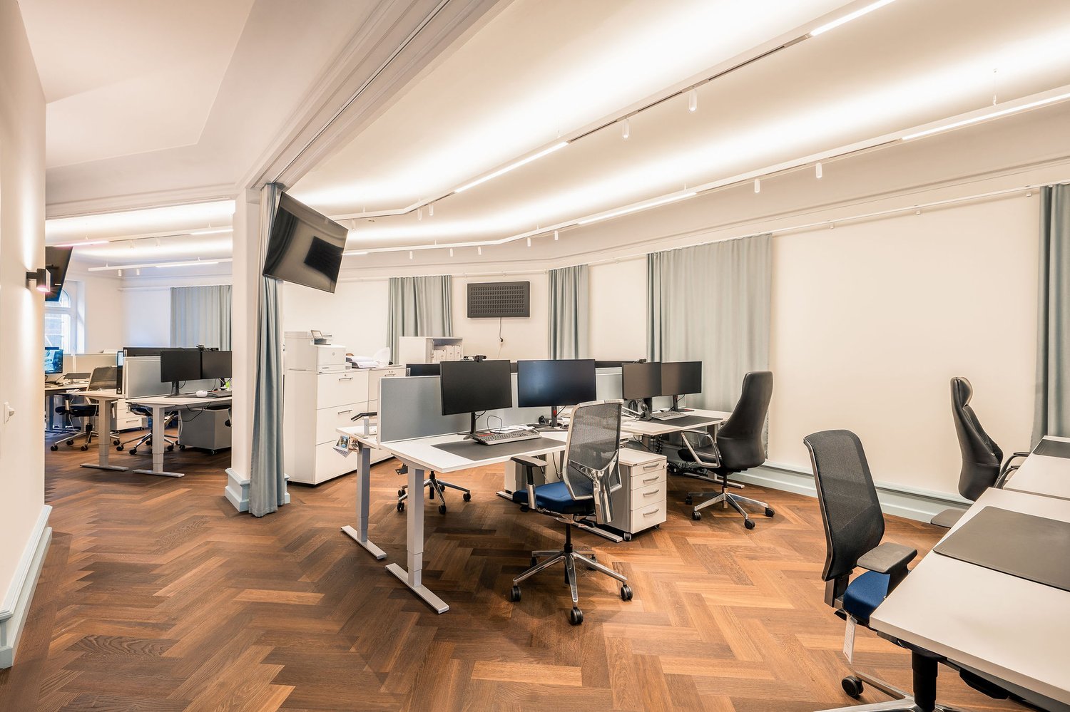 210m² office, Foto 1 von 7