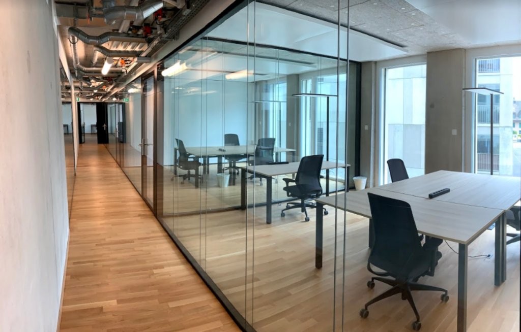 305m² Büro, Foto 1 von 8