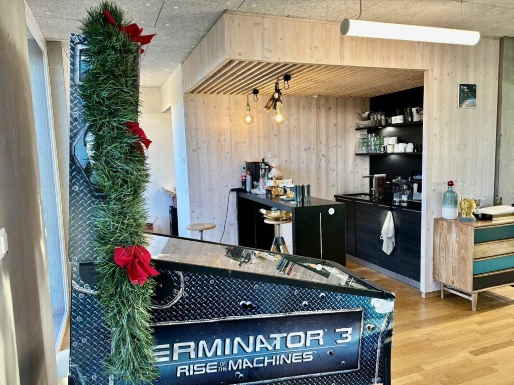 305m² Büro, Foto 3 von 8