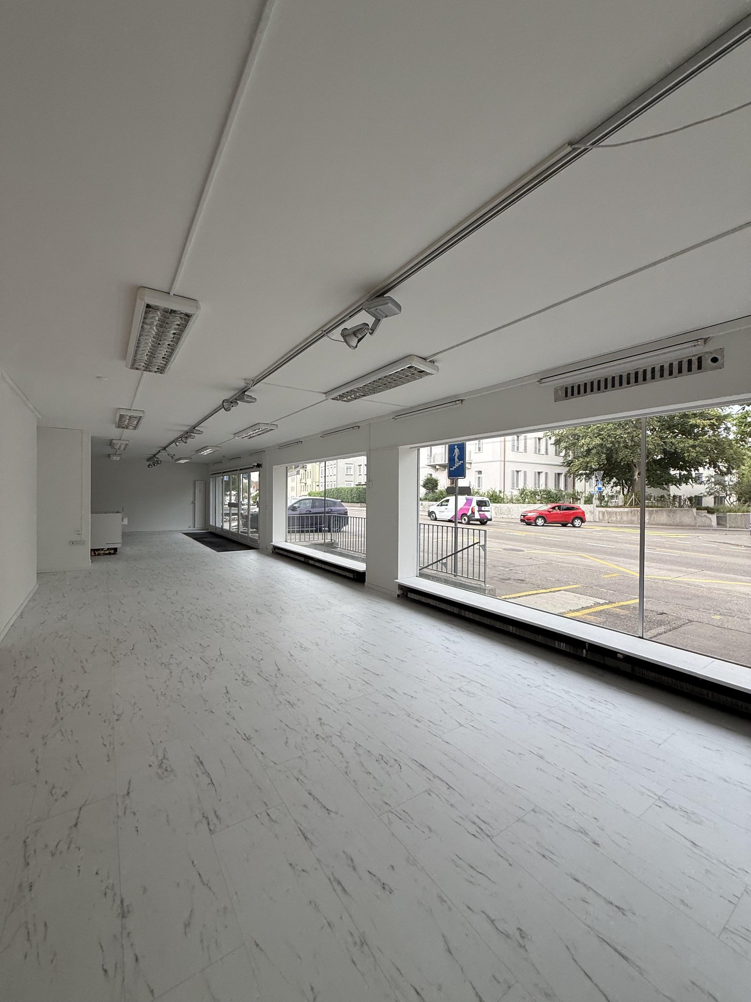 176m² shop, Foto 5 von 10