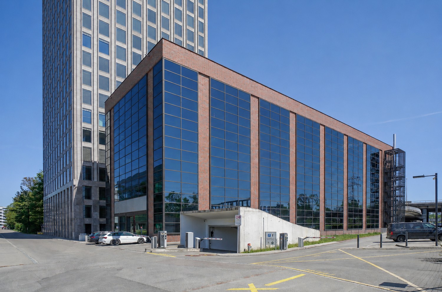 1050-5770m² commerciale, foto 1 di 10