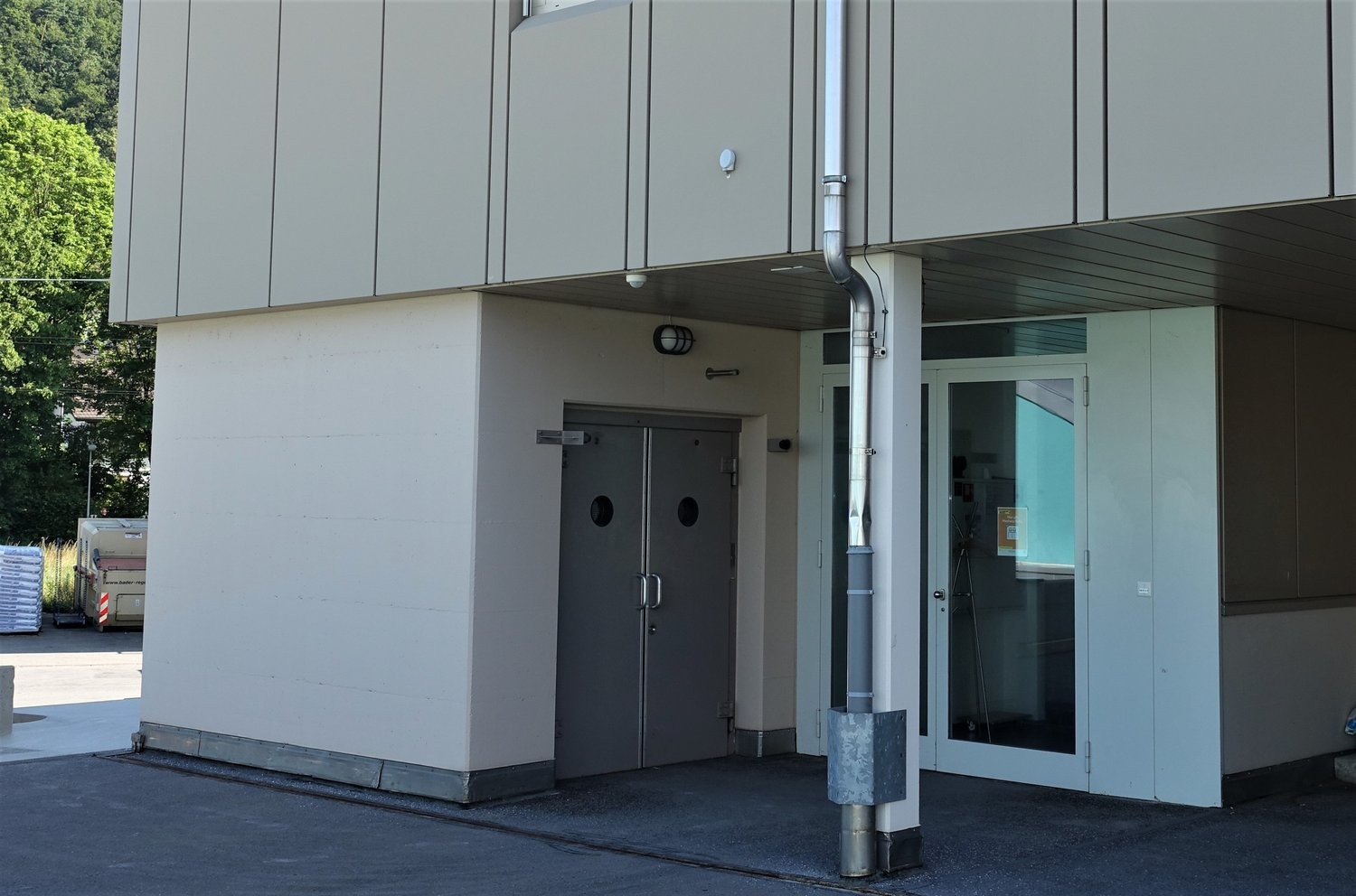 367m² office