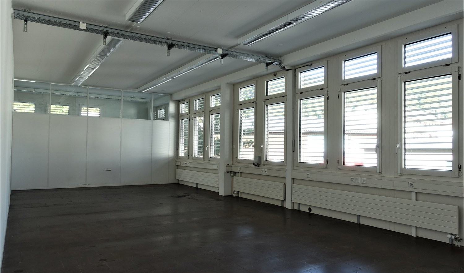 367m² office