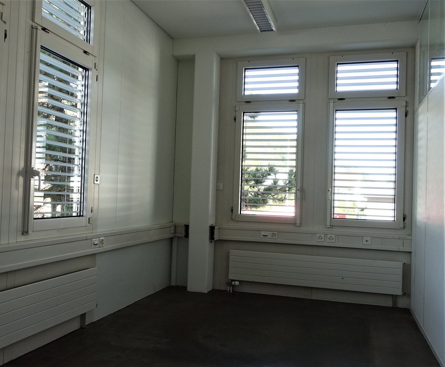 367m² office