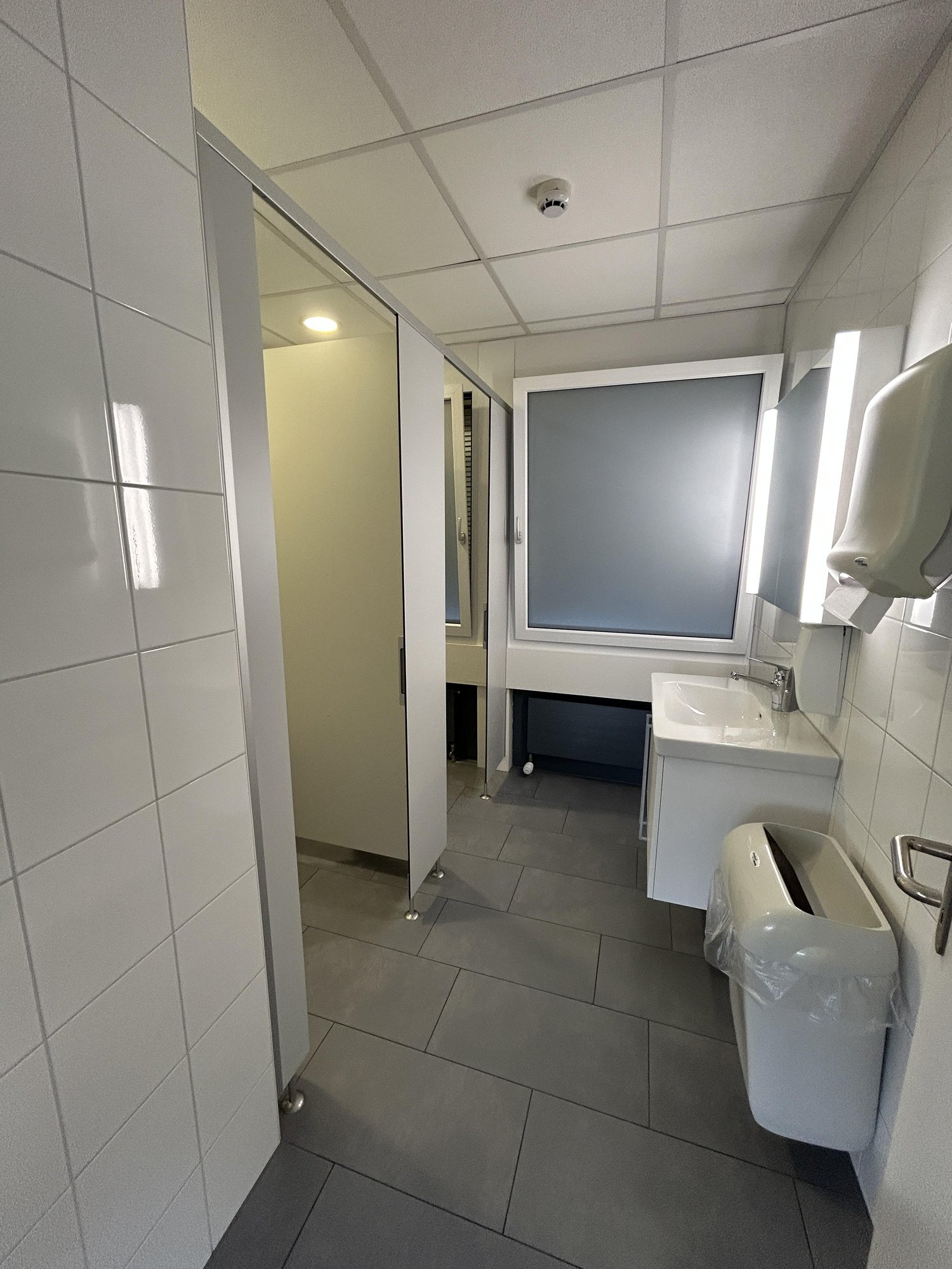 436m² office