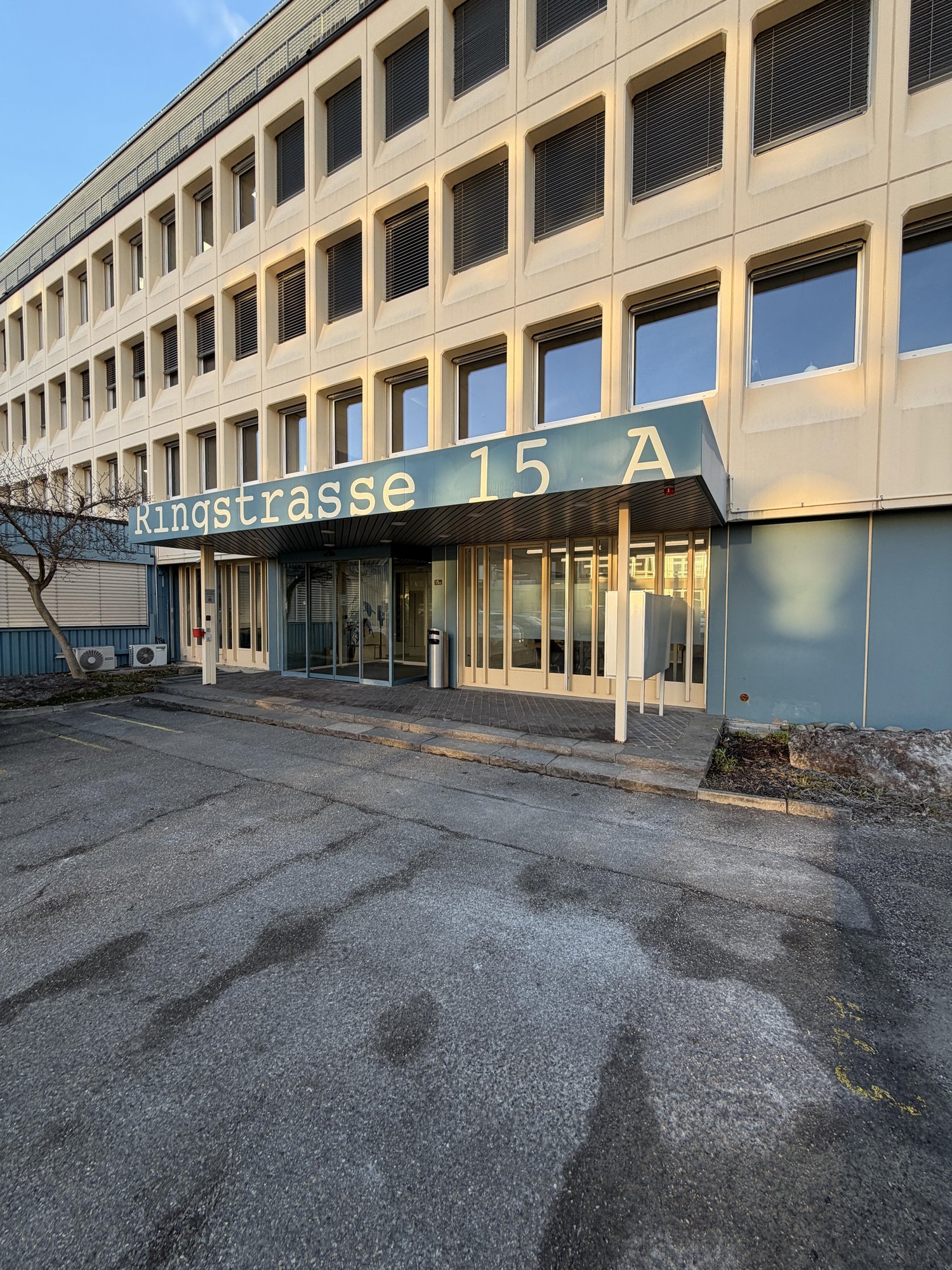 436m² office