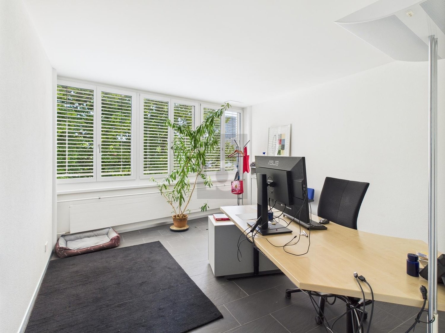 86m² office
