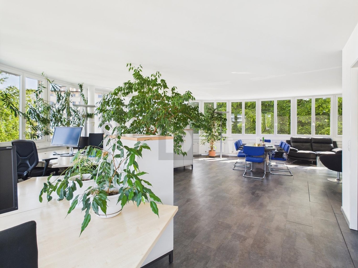 86m² office