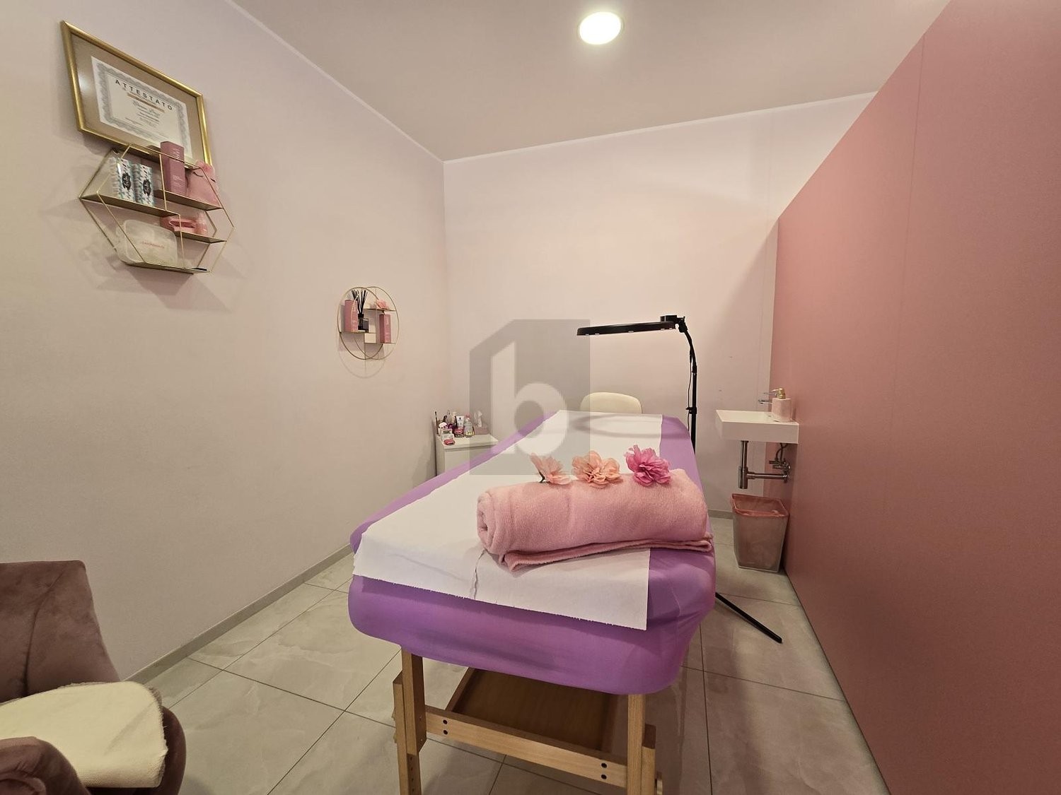 230m² Laden