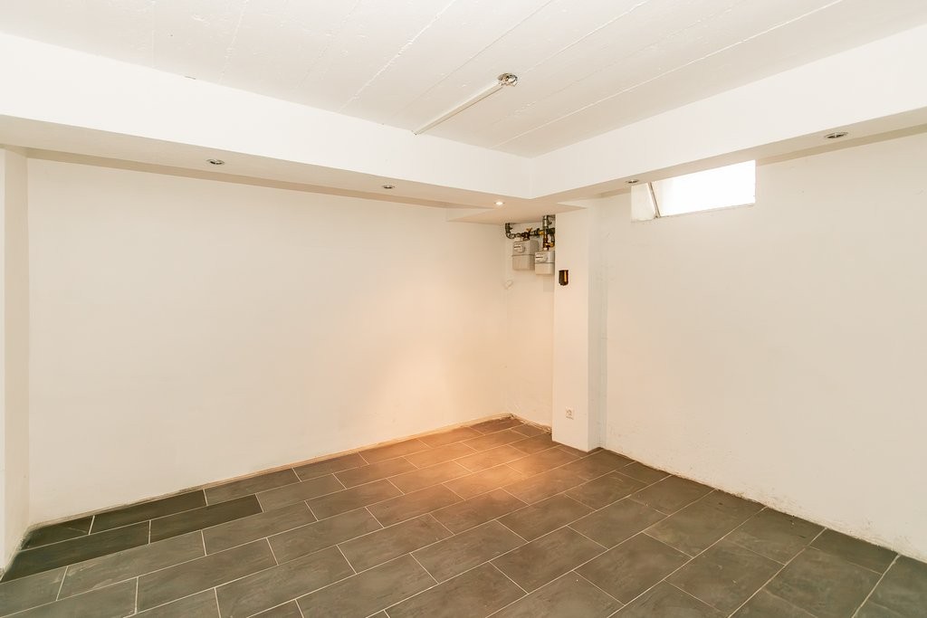 16m² storage room