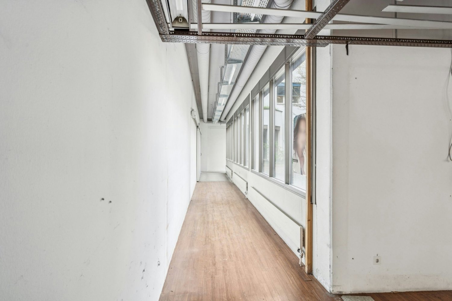 1081m² commercial