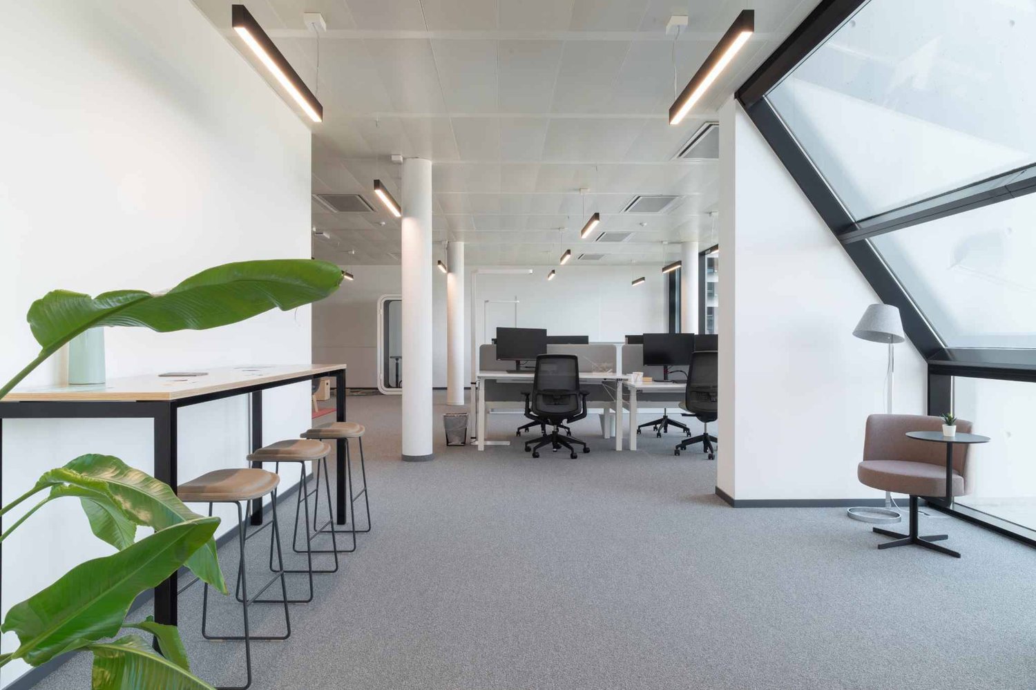 708m² office