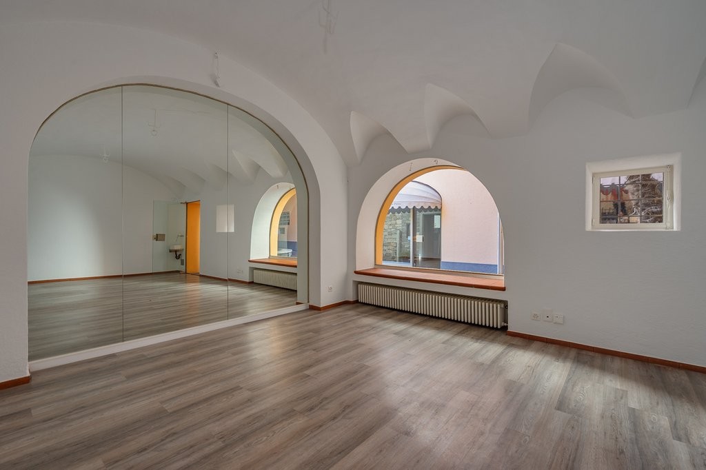 30m² commercial