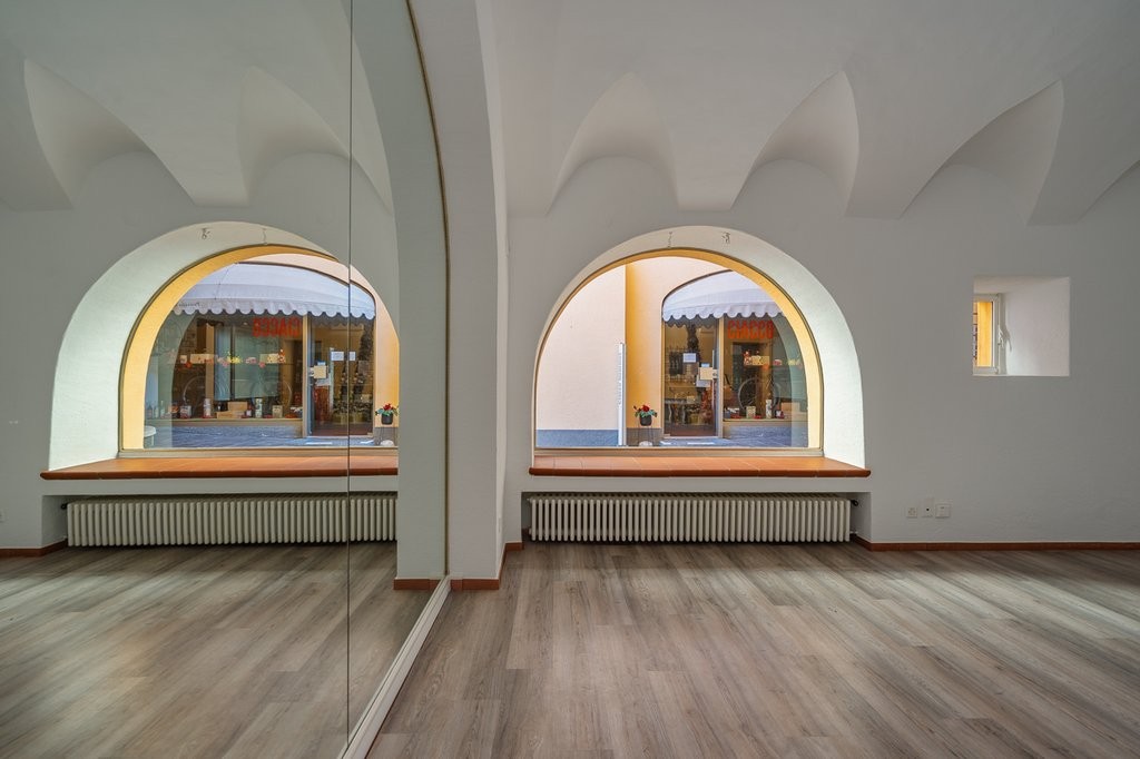 30m² commercial
