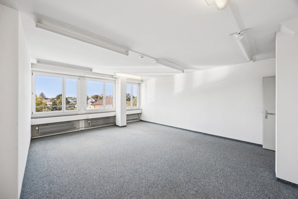 332m² office