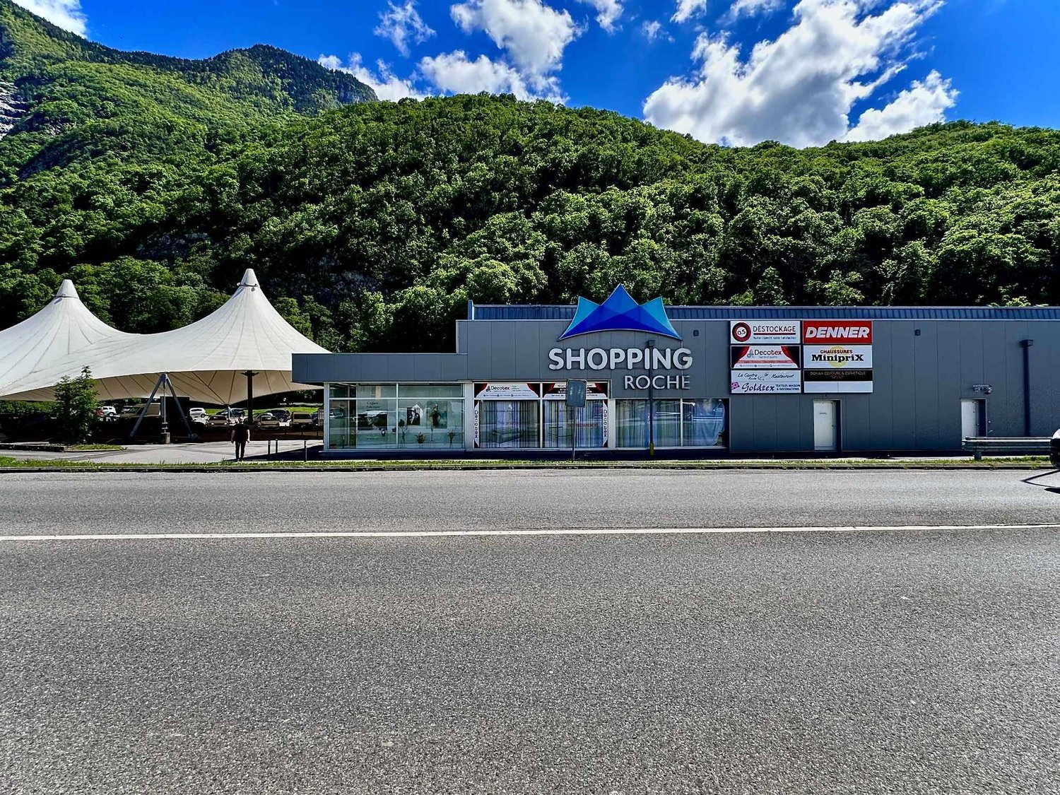 1400m² Arkade, Foto 1 von 5