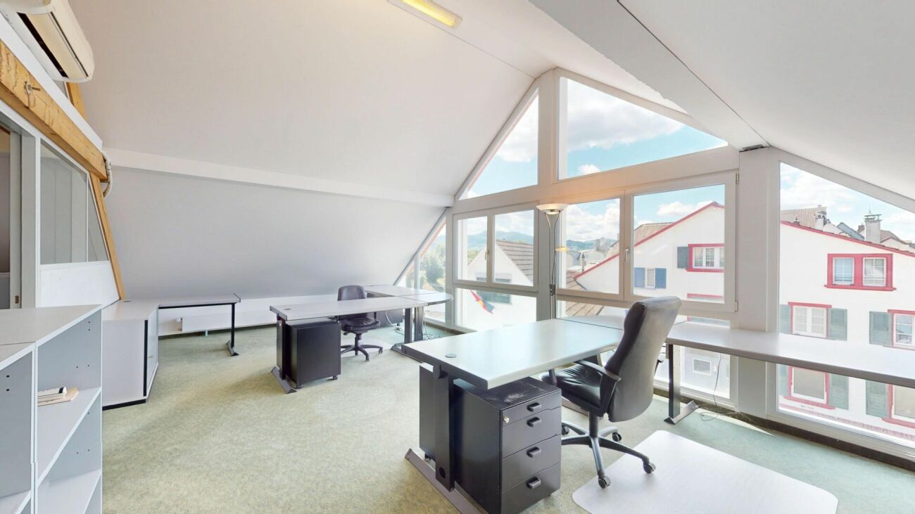 135m² office