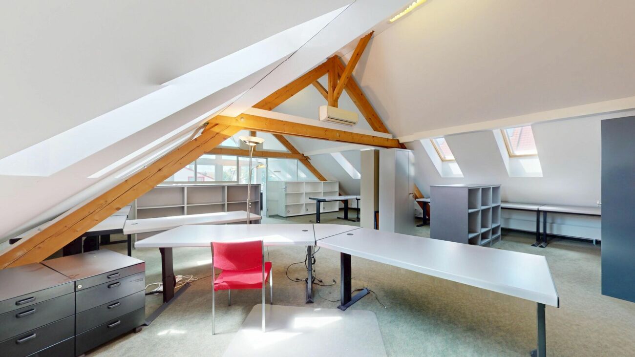 135m² office