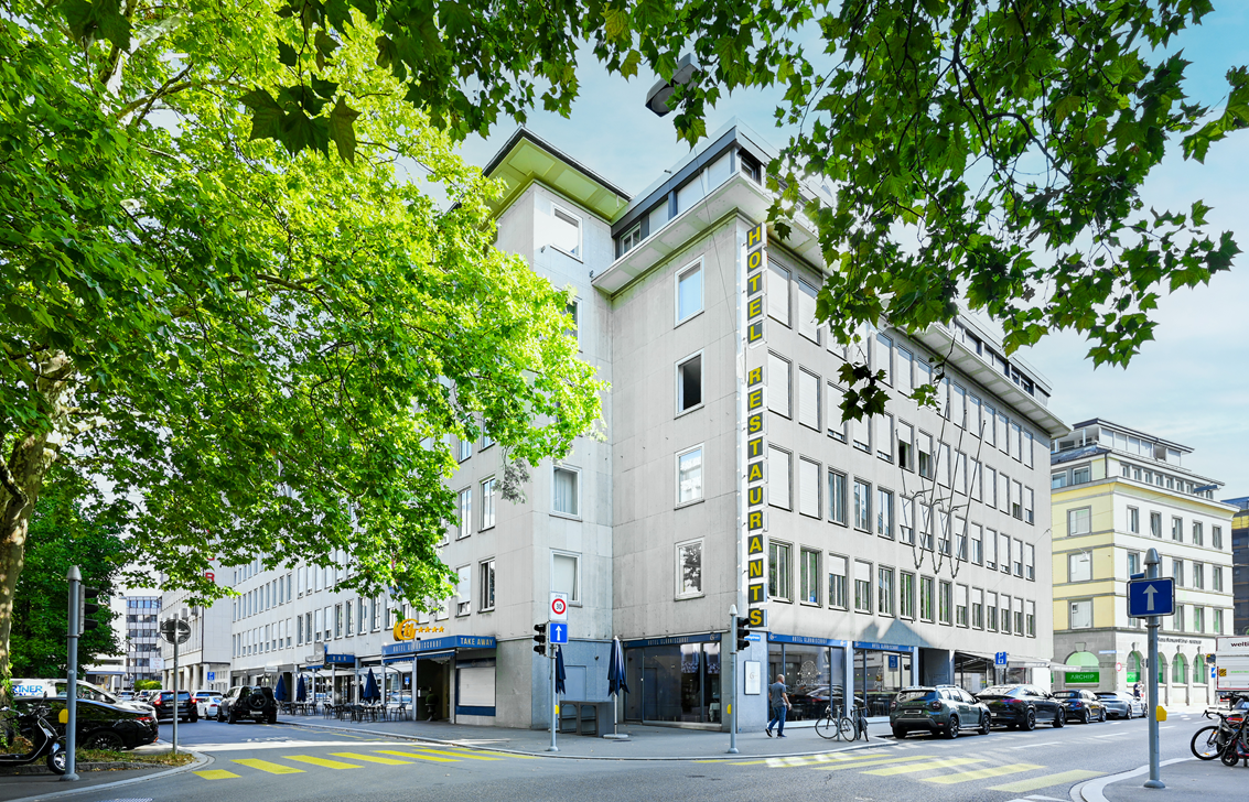 280m² office
