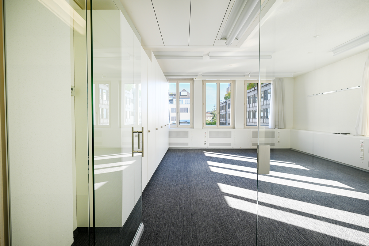 280m² office