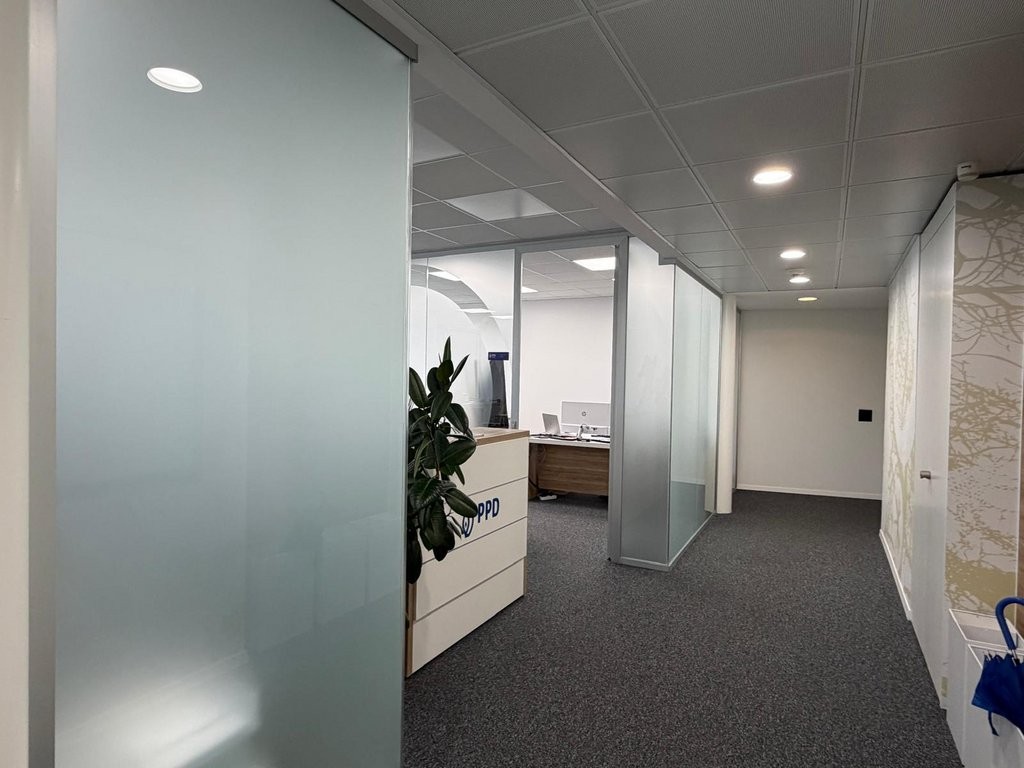 240m² Büro, Foto 3 von 6