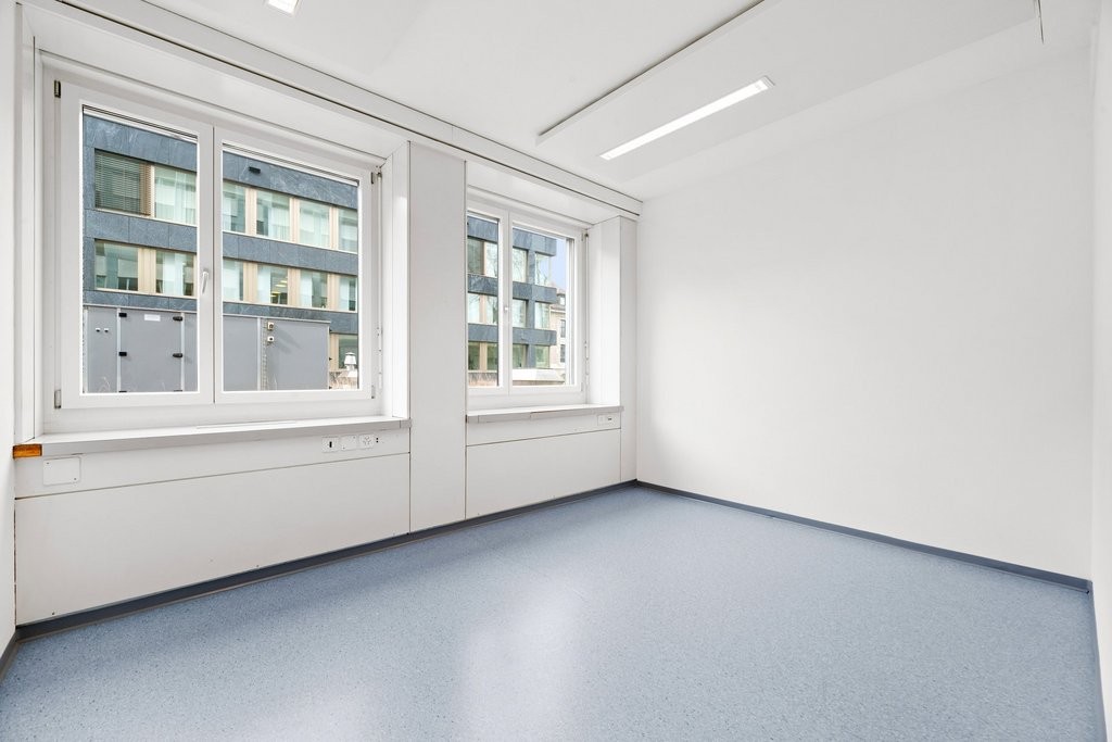 103m² office