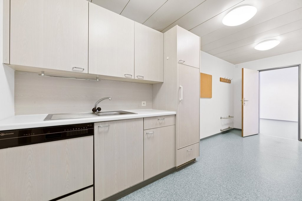 103m² office