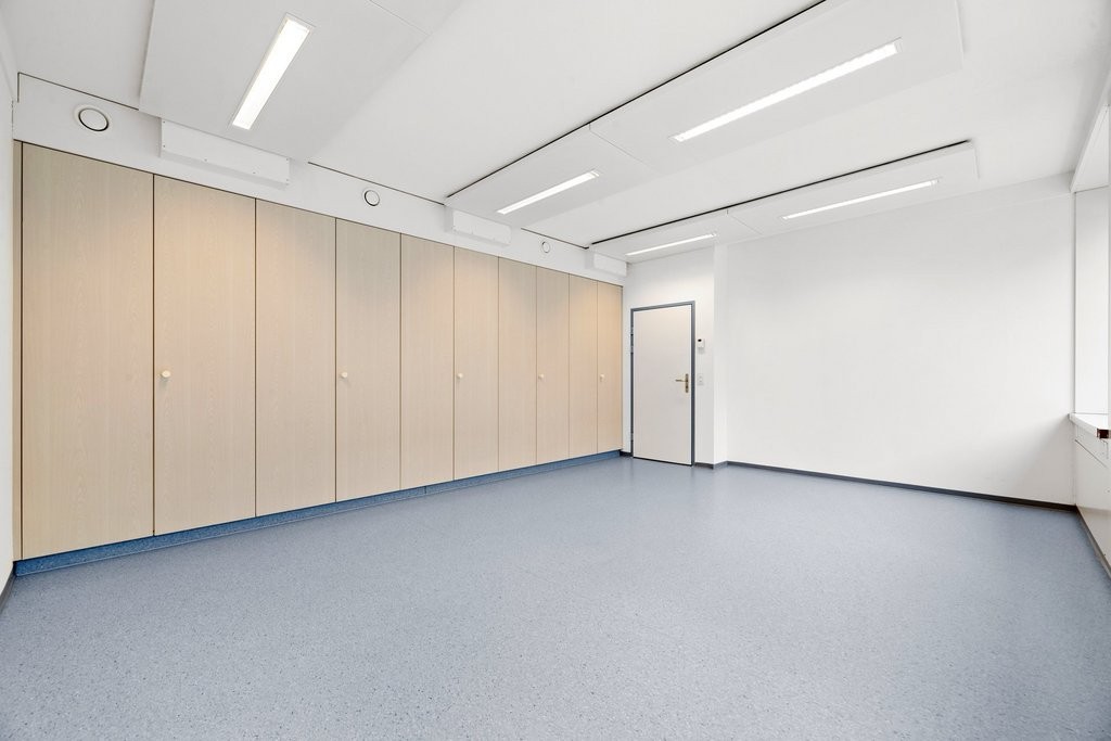 103m² office