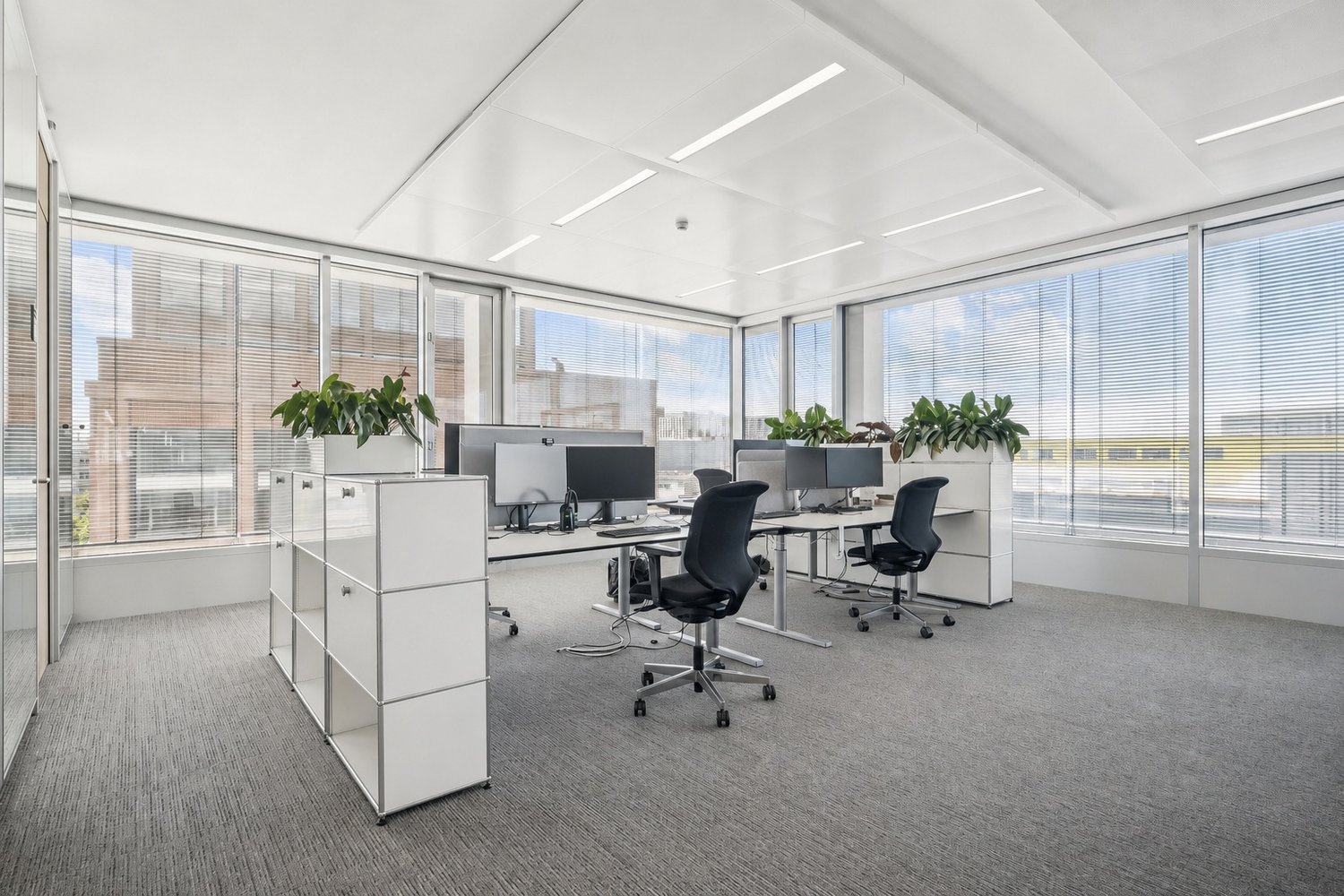 810m² office