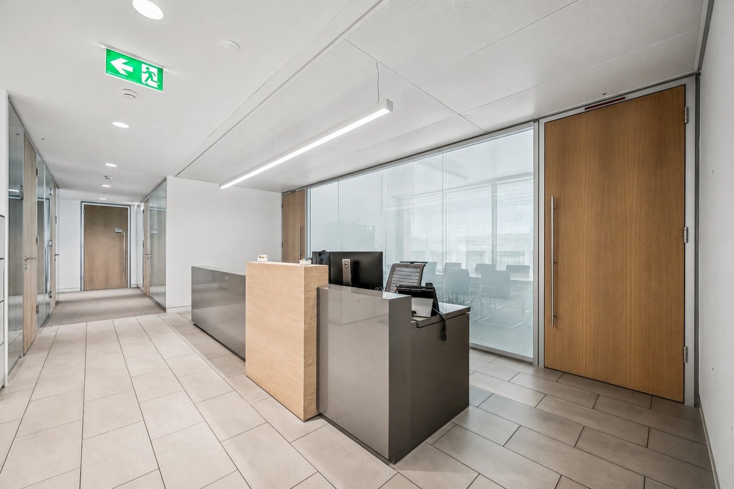810m² office