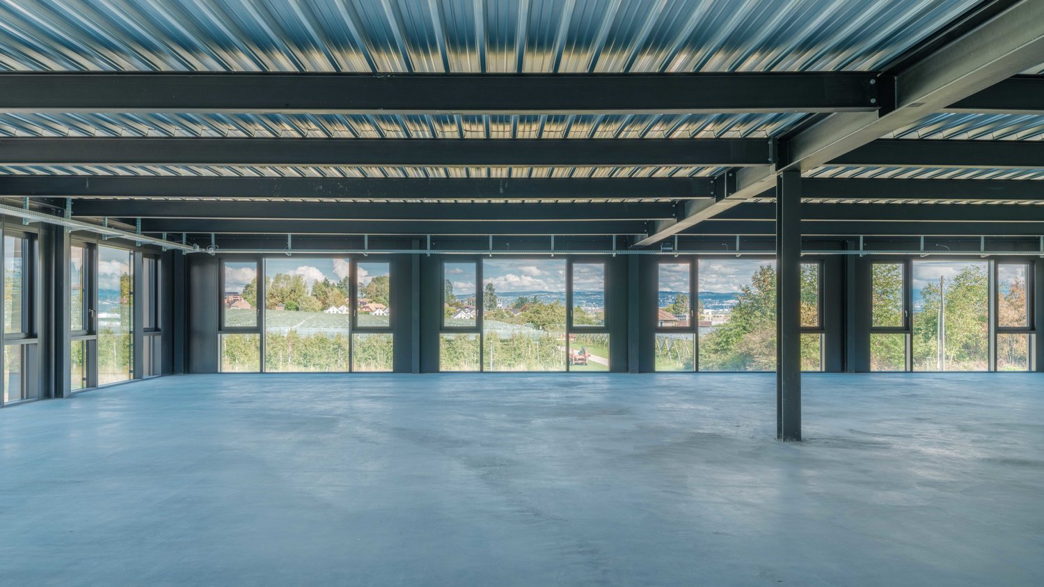 604m² industrial object