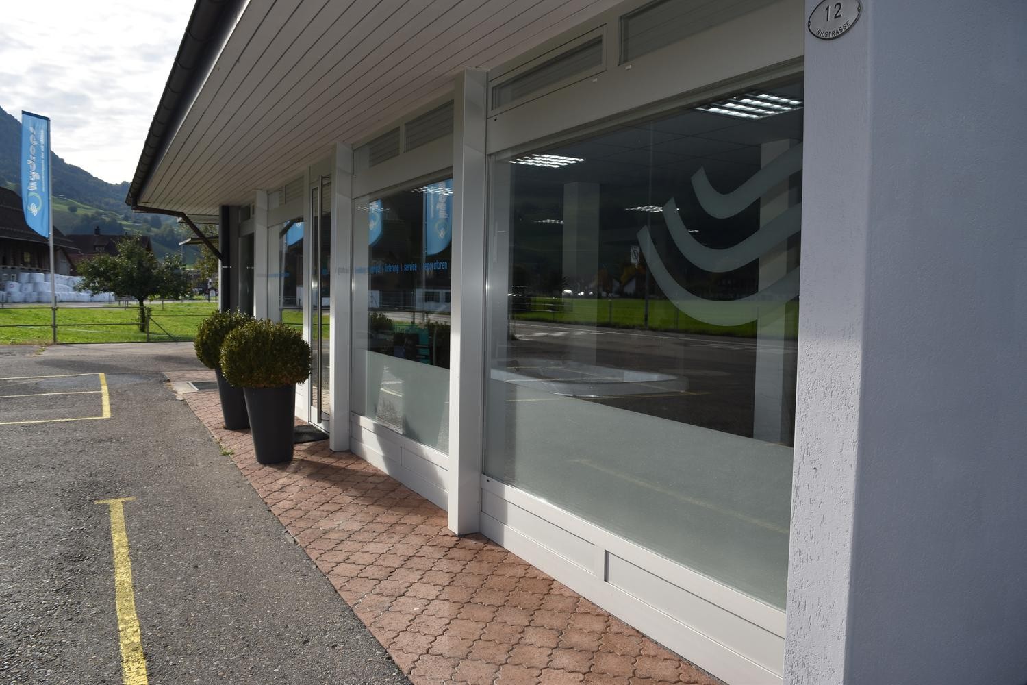250m² commercial, Foto 1 von 4