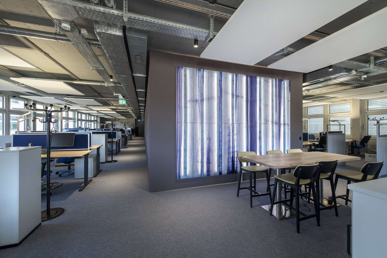 2130m² office