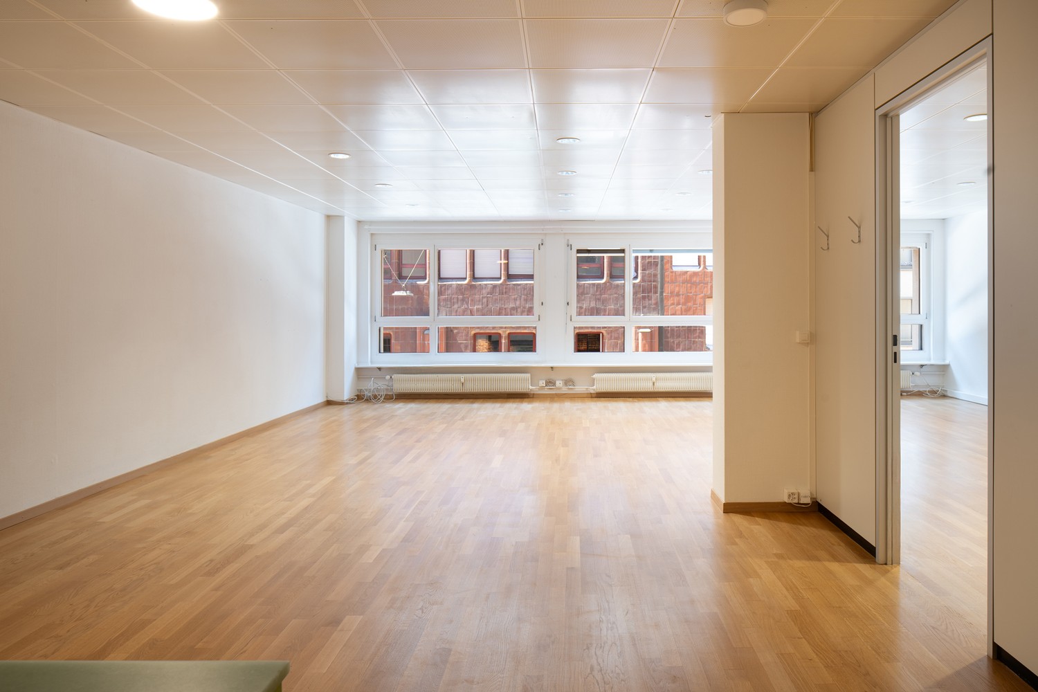 122m² commercial