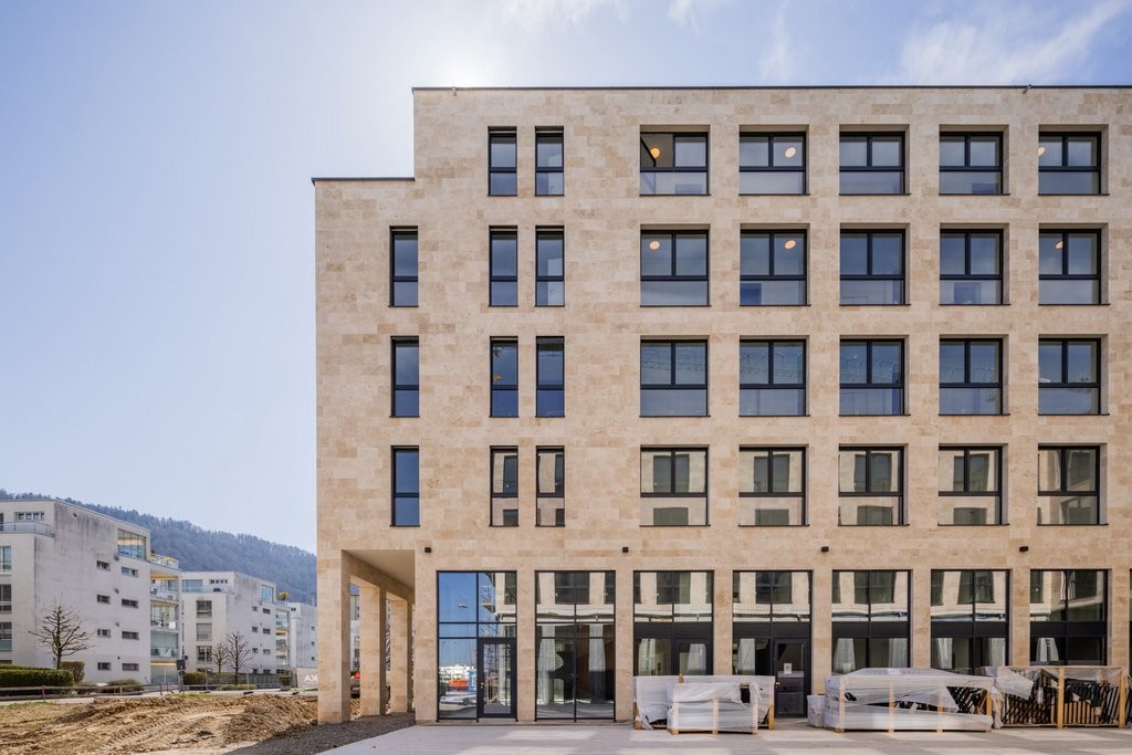 78m² commercial