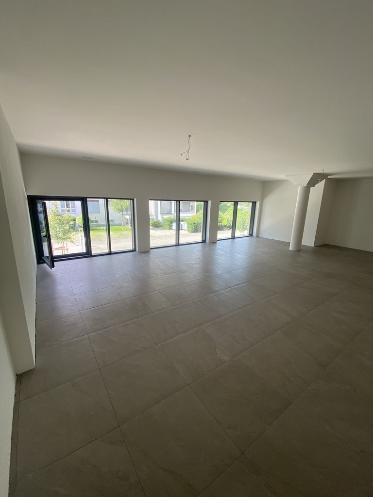 78m² commercial