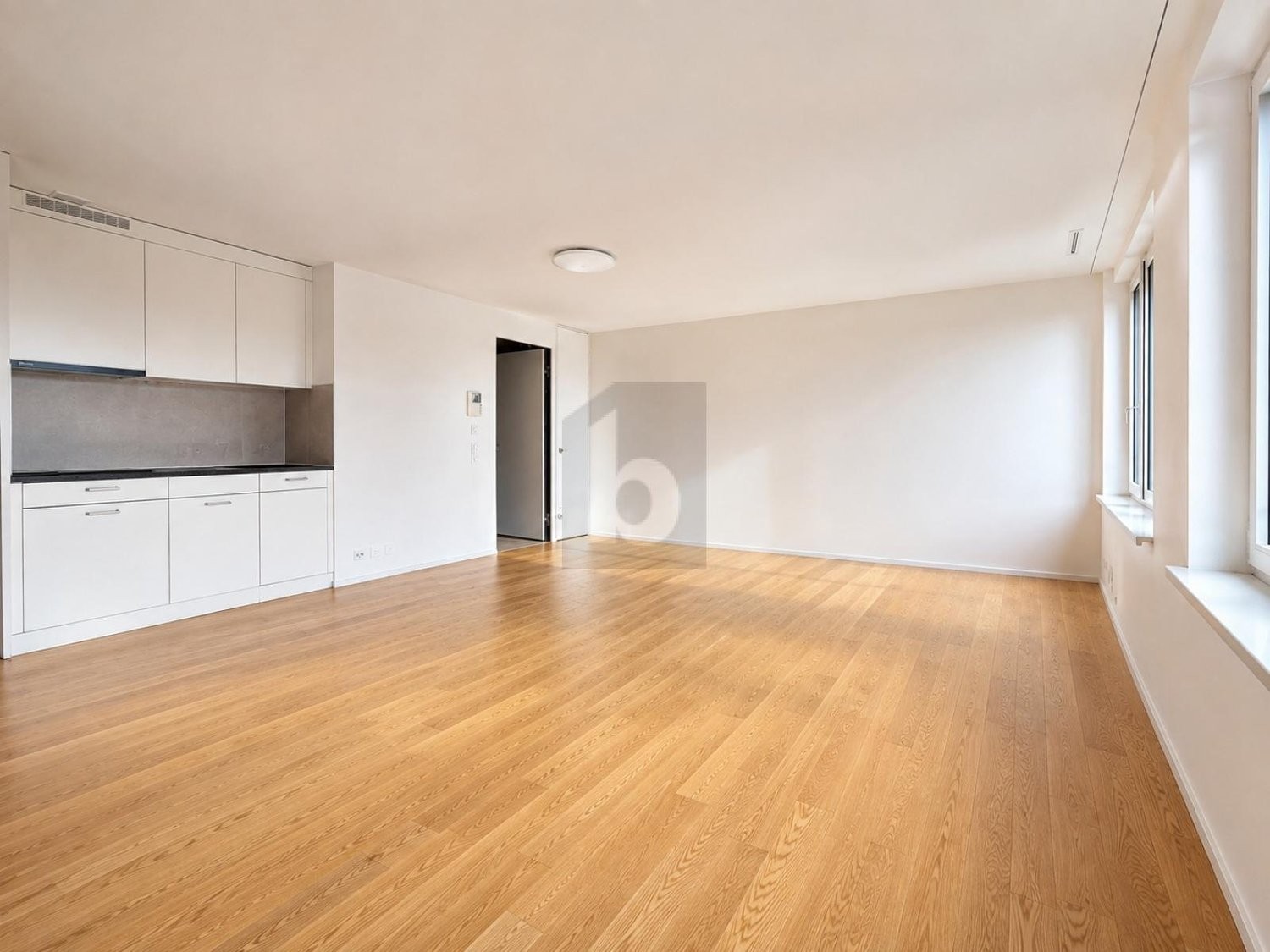 77m² office
