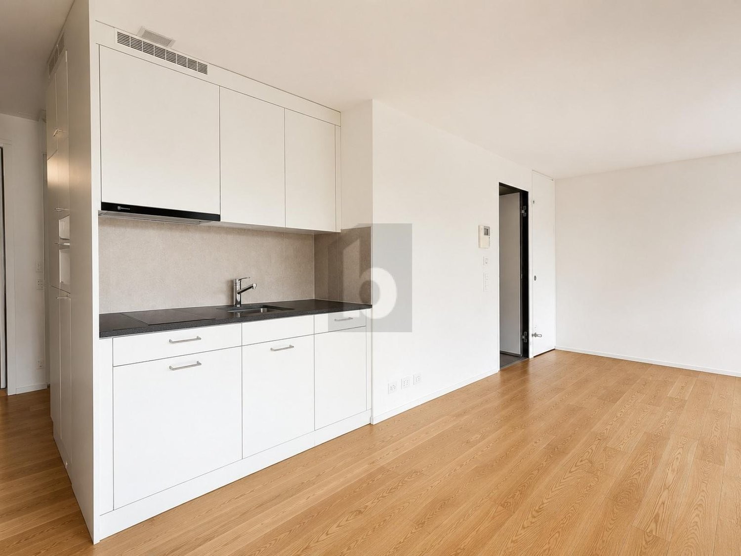77m² office
