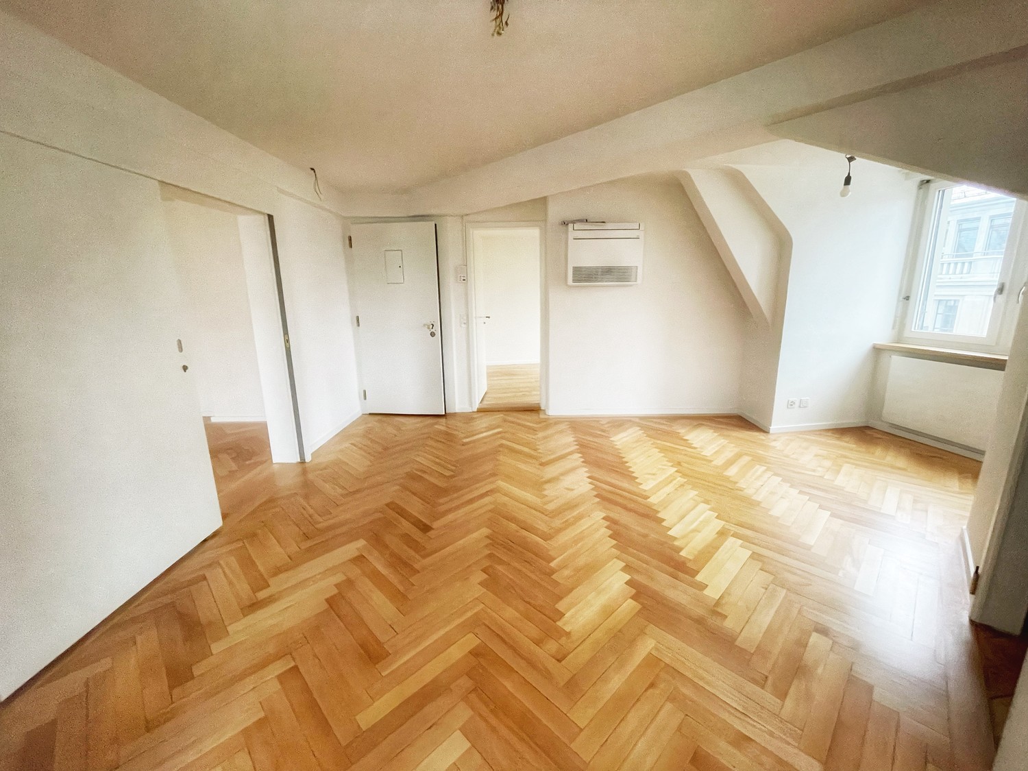 58m² office