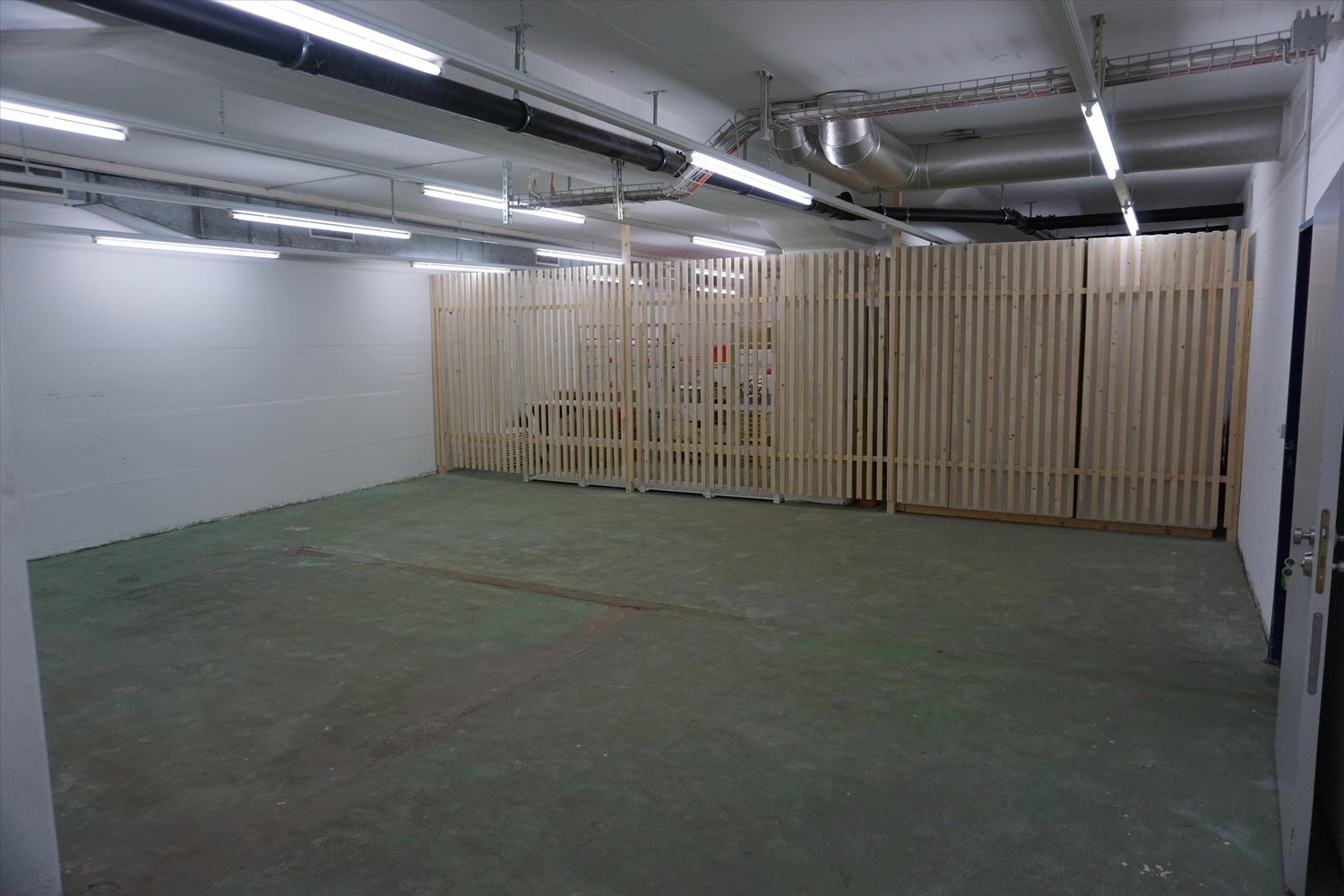 63m² storage room