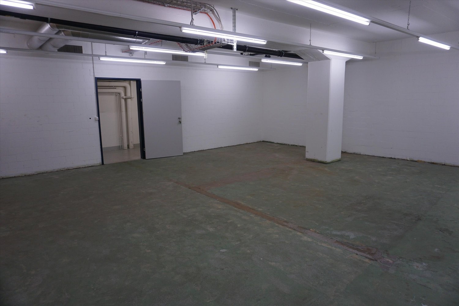 63m² storage room