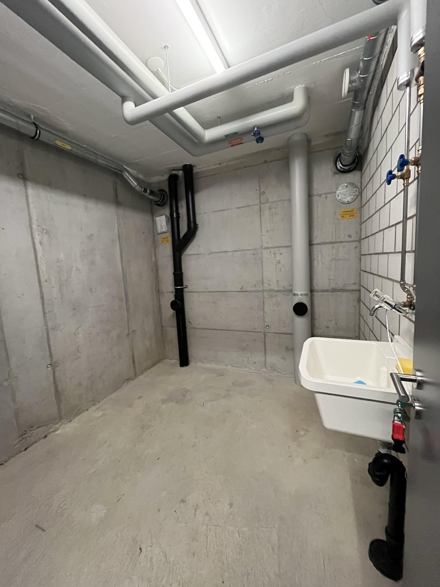 7m² office